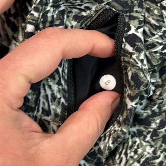 Lululemon Tracker Short IV Mini Ripple Desert Olive Fatigue Green - Picture 6 of 7